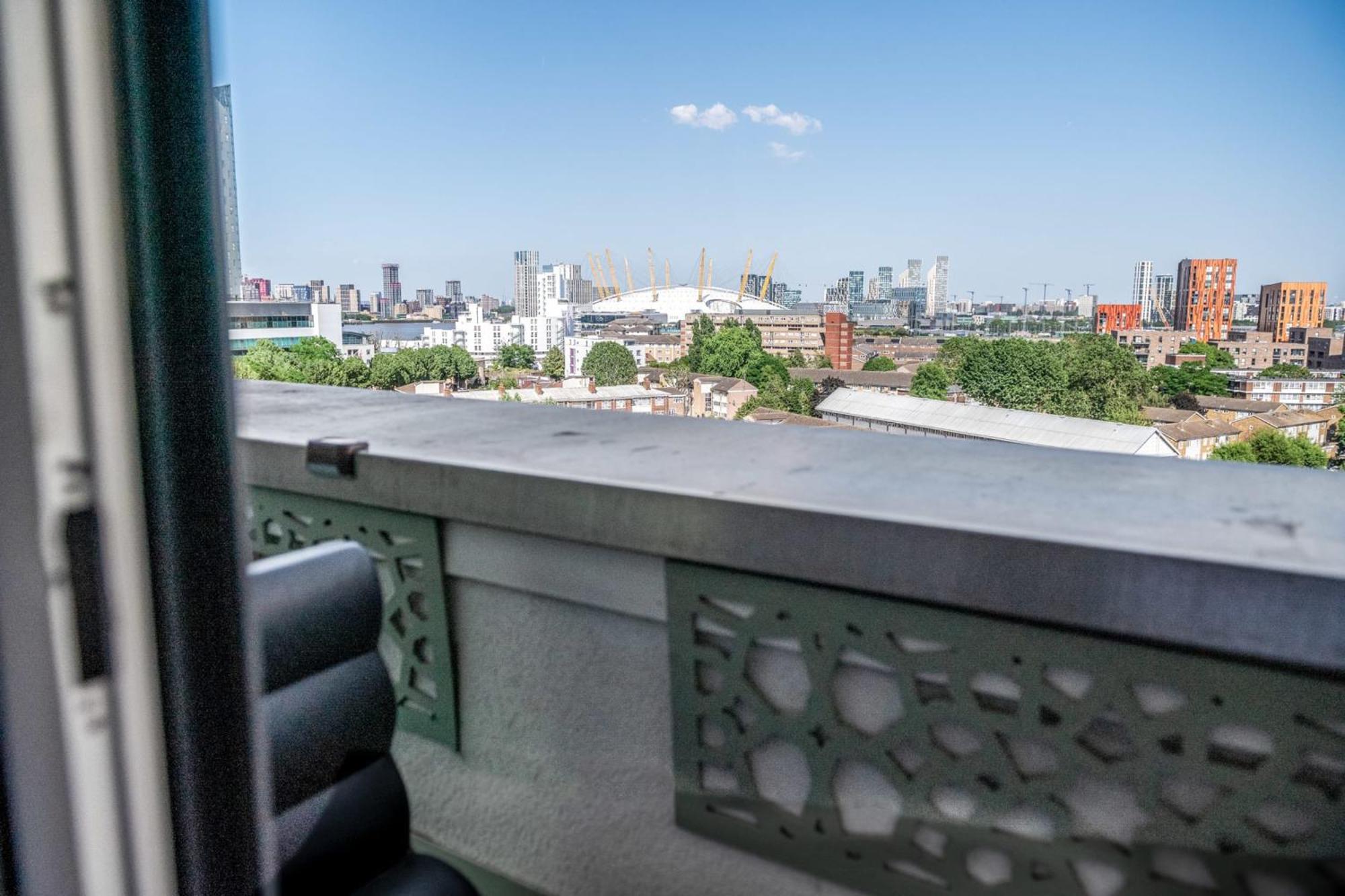 Canary Wharf Retreat With Free Secure Parking Лондон Экстерьер фото
